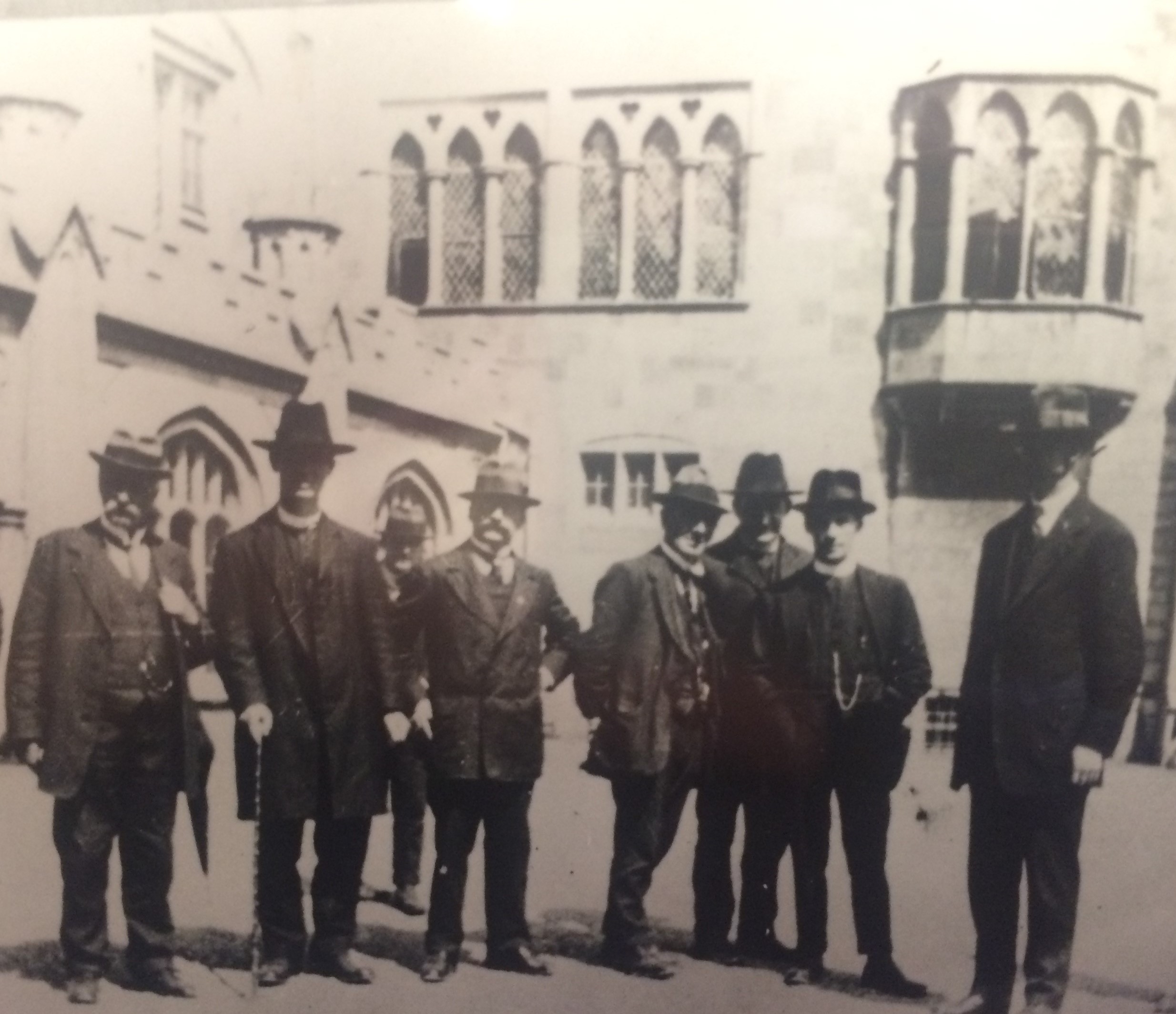 Arthur-Griffith-lár-ag-Cill Chainnigh-Castle-in-1917